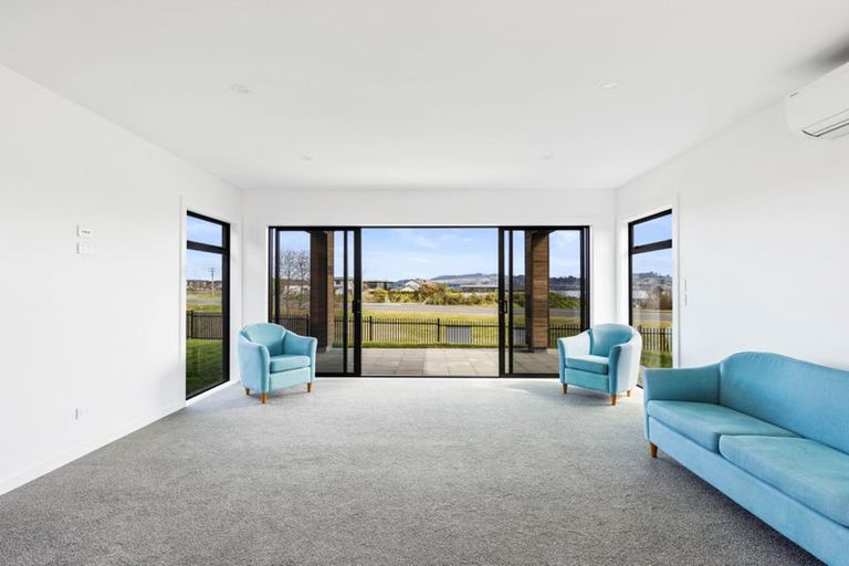 Photo of property in 21 Ngaru Crescent, Wharewaka, Taupo, 3330