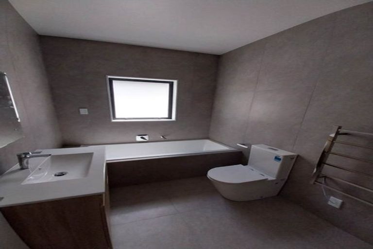 Photo of property in 133a Arran Road, Browns Bay, Auckland, 0630