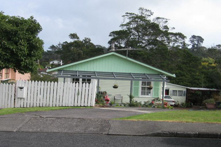 Photo of property in 16 Preston Avenue, Henderson, Auckland, 0610
