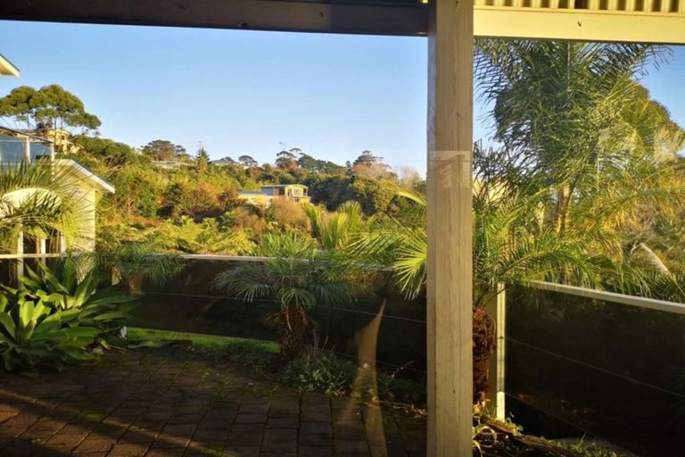 Photo of property in 114 Point View Drive, East Tamaki Heights, Auckland, 2016
