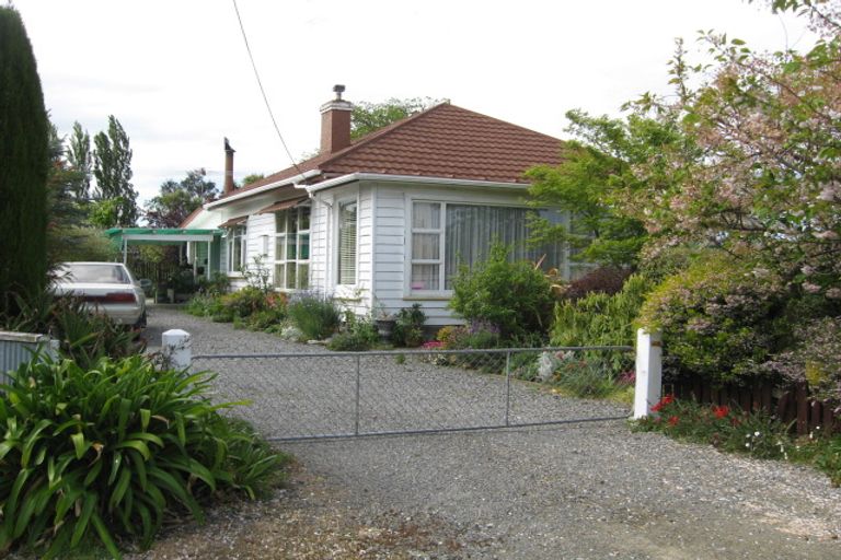 Photo of property in 15 Douglas Road, Amberley, 7410