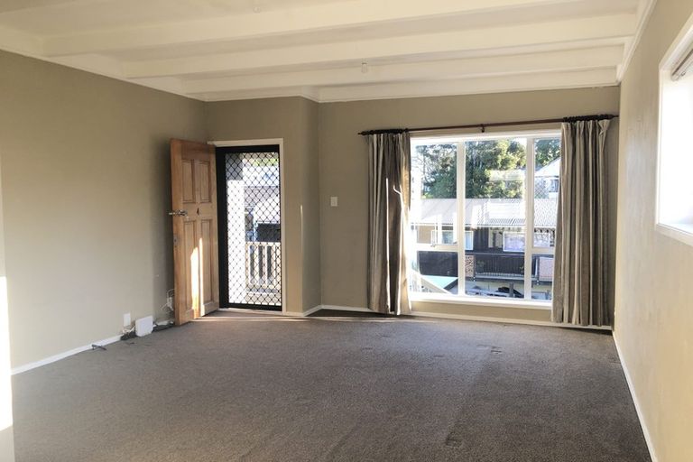 Photo of property in 4/172 Beach Haven Road, Beach Haven, Auckland, 0626