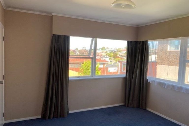 Photo of property in 15 Taitua Drive, Te Atatu South, Auckland, 0610