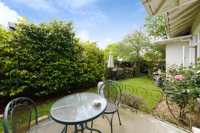 Photo of property in 55 Karina Terrace, Roslyn, Palmerston North, 4414