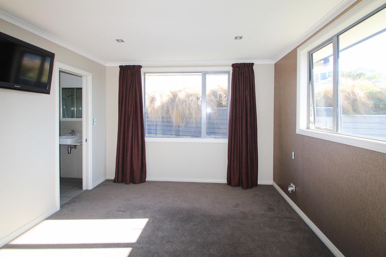 Photo of property in 38 Wharfe Street, South Hill, Oamaru, 9400