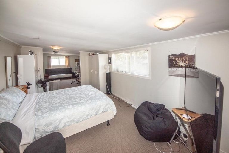 Photo of property in 271 Middleton Road, Glenside, Wellington, 6037