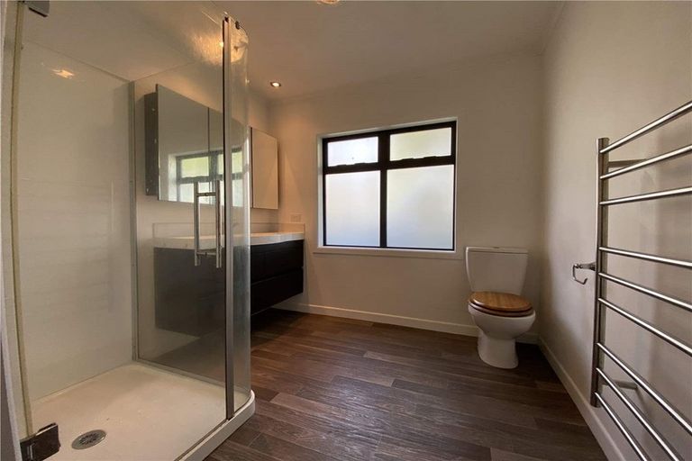 Photo of property in 304 Glengarry Road, Glen Eden, Auckland, 0602