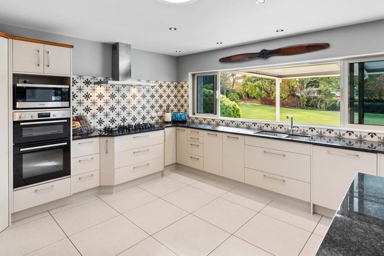 Photo of property in 158 Raumati Road, Raumati Beach, Paraparaumu, 5032