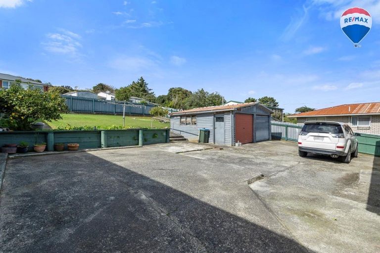 Photo of property in 50 Arahura Crescent, Waitangirua, Porirua, 5024