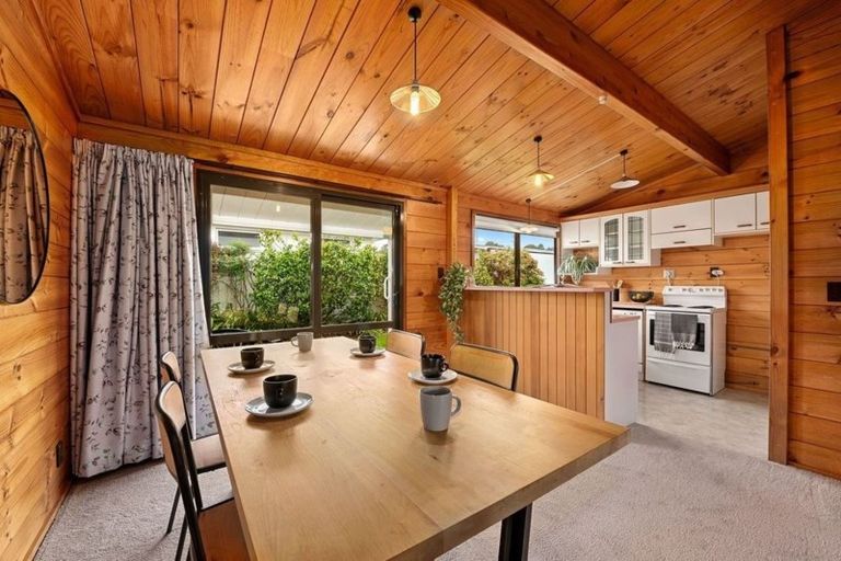 Photo of property in 10 Roband Crescent, Brown Owl, Upper Hutt, 5018