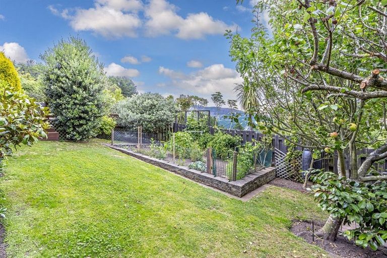 Photo of property in 214 Dyers Pass Road, Cashmere, Christchurch, 8022