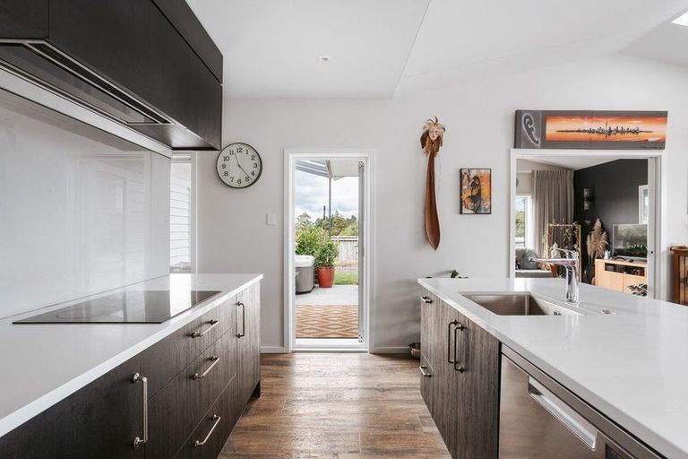 Photo of property in 2 Karanema Place, Coastlands, Whakatane, 3120