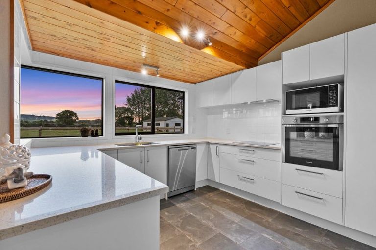 Photo of property in 419 Clevedon-takanini Road, Clevedon, 2582