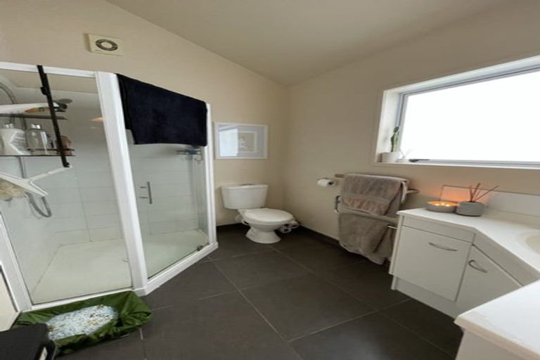 Photo of property in 11 Coronation Street, Belmont, Auckland, 0622