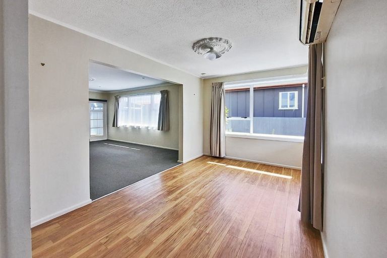 Photo of property in 124 Gayhurst Road, Dallington, Christchurch, 8061