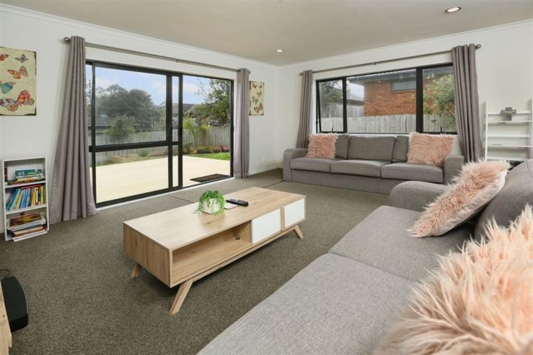 Photo of property in 6 Parkridge Way, Henderson, Auckland, 0612