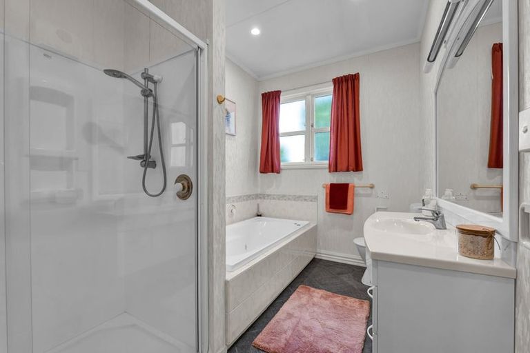 Photo of property in 19 George Street, Hawera, 4610