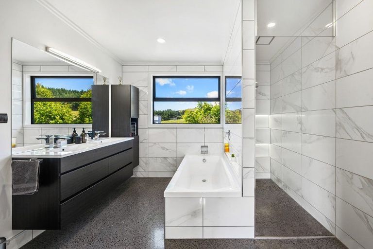 Photo of property in 1 Florey Heights, Springfield, Rotorua, 3015