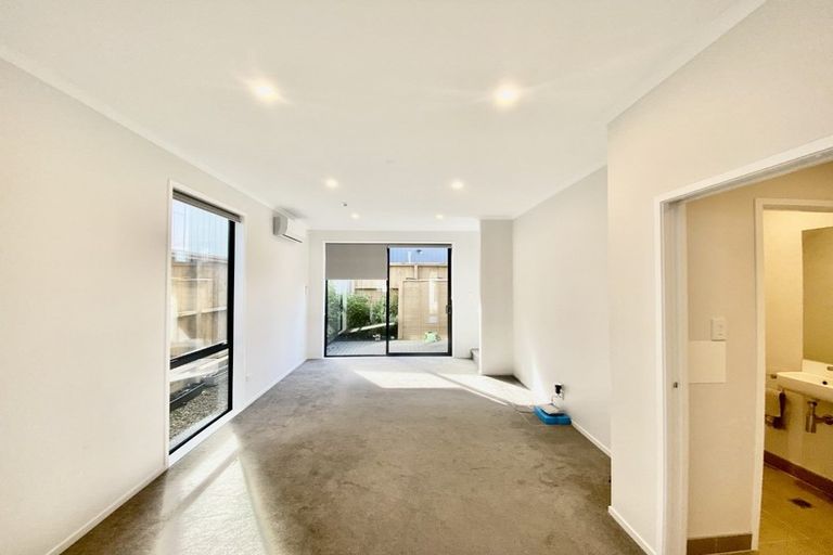 Photo of property in 6 Awamarino Way, Westgate, Auckland, 0614