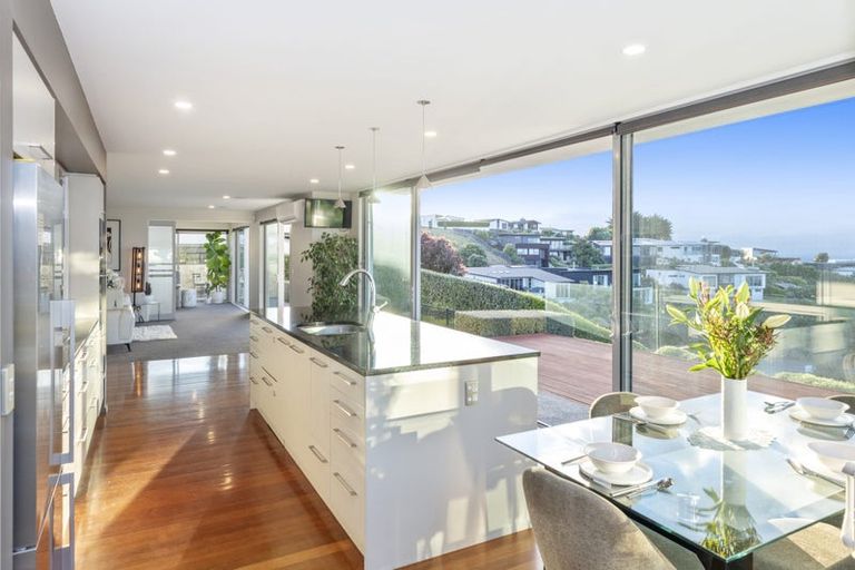 Photo of property in 5 Peregrine Close, Mount Pleasant, Christchurch, 8081