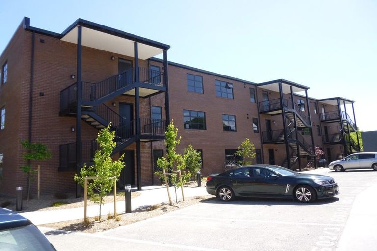 Photo of property in 102/3 Village Quarter Lane, Frankton, Hamilton, 3204