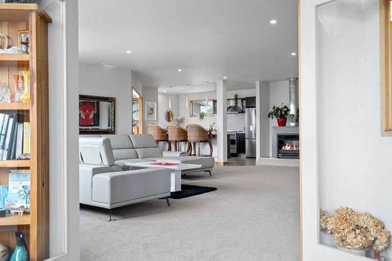 Photo of property in 570a Papamoa Beach Road, Papamoa Beach, Papamoa, 3118