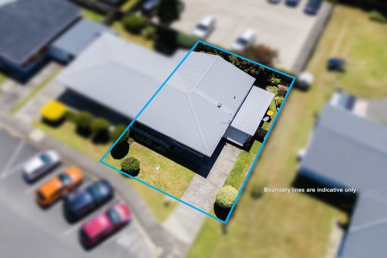 Photo of property in 15 Abel Tasman Avenue, Henderson, Auckland, 0610