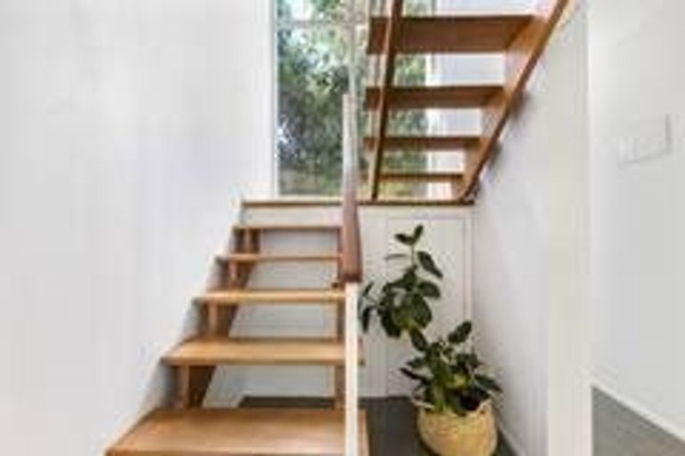 Photo of property in 3/4 Beach Road, Castor Bay, Auckland, 0620