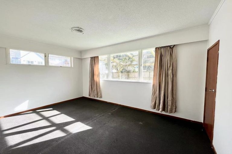 Photo of property in 7 Sequoia Place, Sunnynook, Auckland, 0620