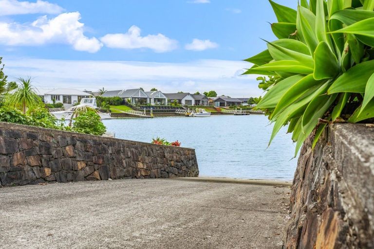 Photo of property in 26 Waitotara Way, Whitianga, 3510