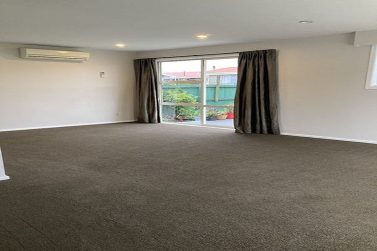 Photo of property in 5 Kathleen Crescent, Hornby, Christchurch, 8042