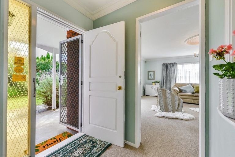 Photo of property in 11 Sandalwood Drive, Dinsdale, Hamilton, 3204