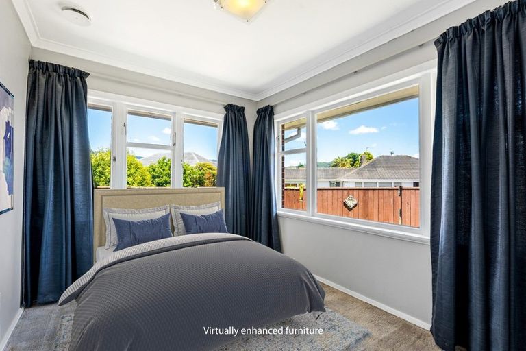 Photo of property in 23 Hall Grove, Ebdentown, Upper Hutt, 5018