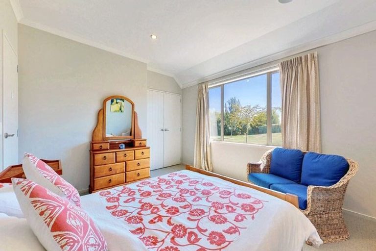 Photo of property in 63 Loch Views Road, Acacia Bay, Taupo, 3385