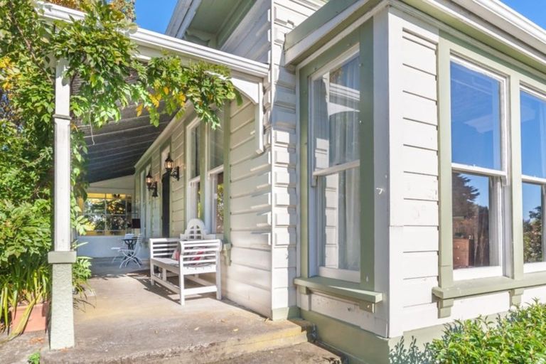 Photo of property in 326 Heatherlea Road East, Levin, 5571