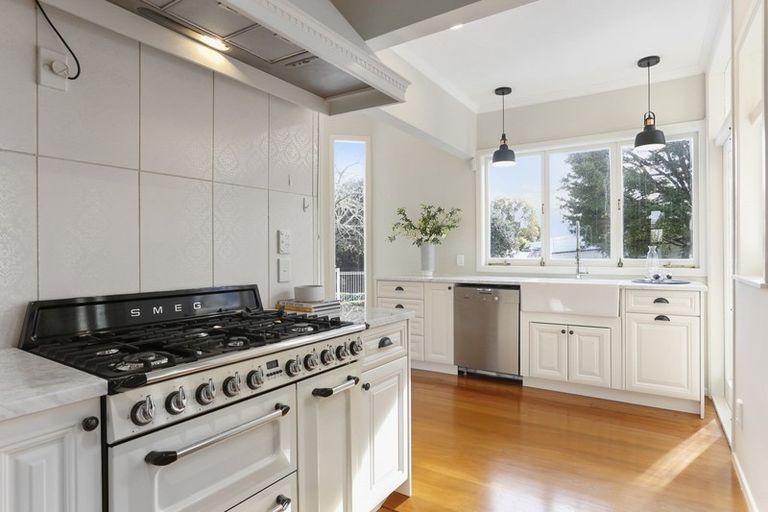 Photo of property in 60 Princes Street, Northcote Point, Auckland, 0627