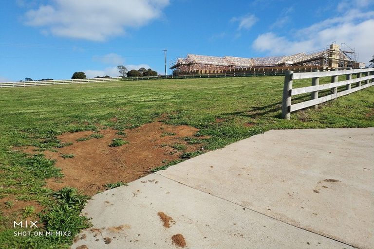 Photo of property in 3 Braxonne Close, Pukekohe, 2120