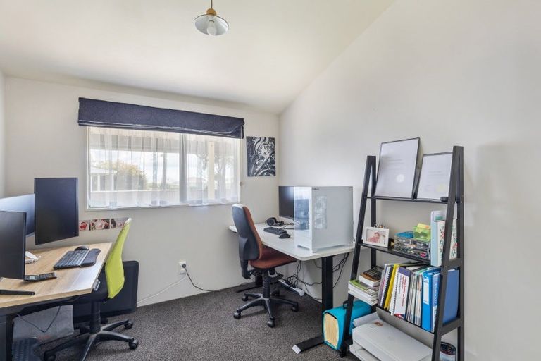 Photo of property in 16a Maire Street, Inglewood, 4330