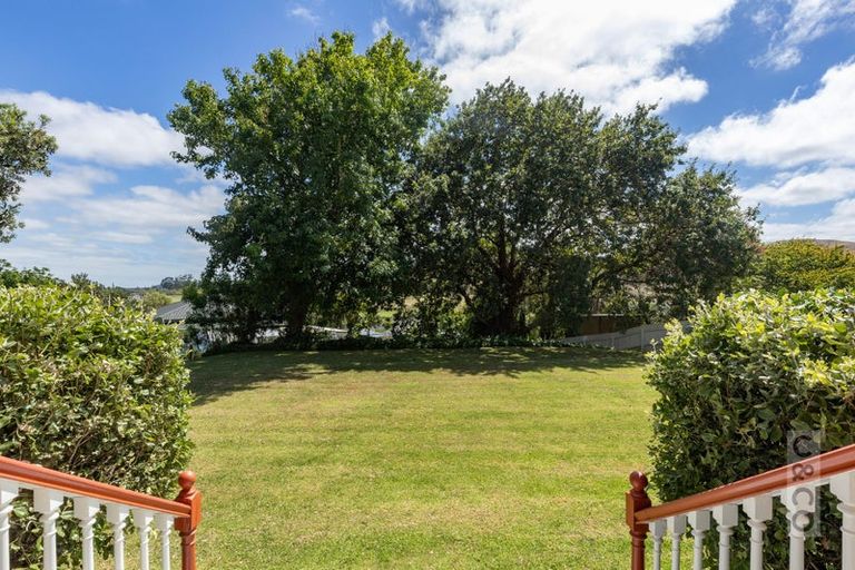 Photo of property in 14 Nelson Street, Helensville, 0800