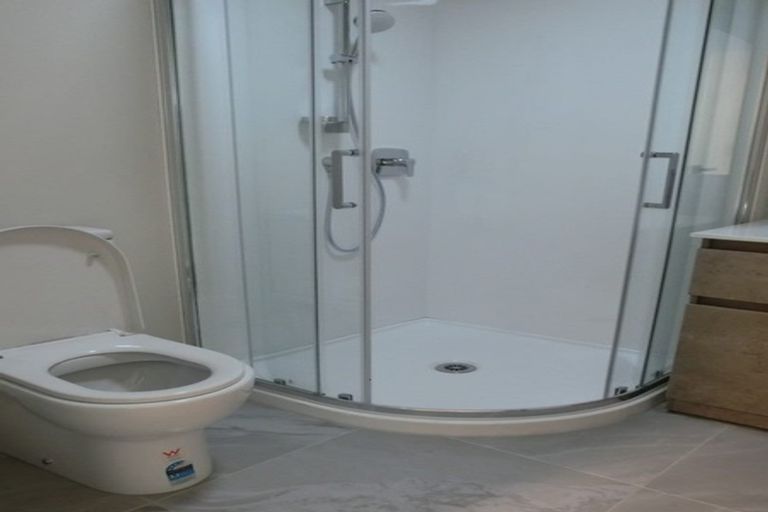 Photo of property in 8/66 Swanson Road, Henderson, Auckland, 0610