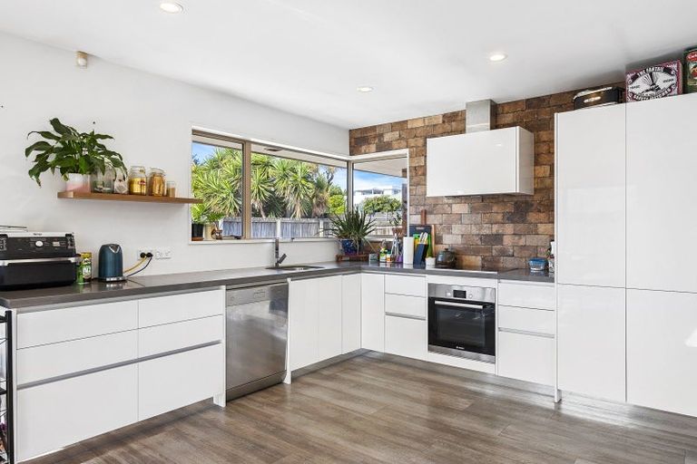 Photo of property in 16 Cockle Lane, Waimairi Beach, Christchurch, 8083