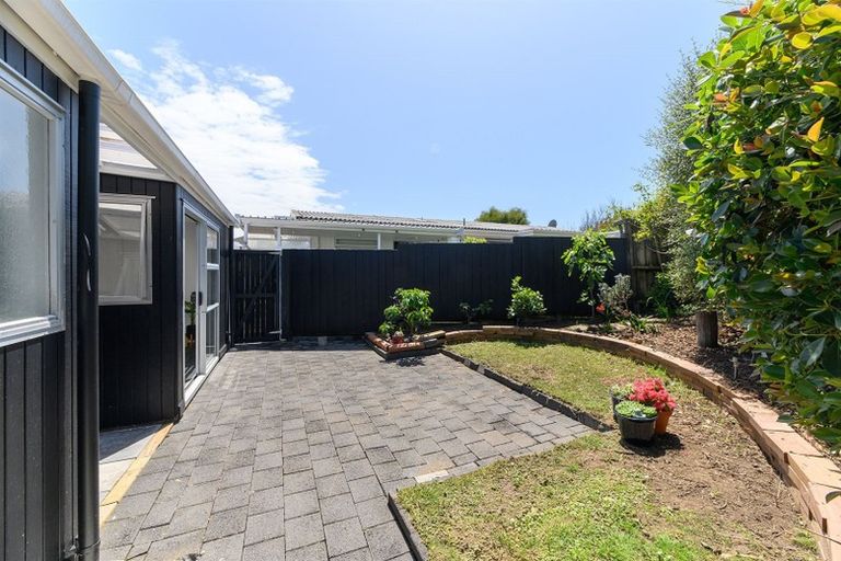 Photo of property in 3/38 William Souter Street, Forrest Hill, Auckland, 0620