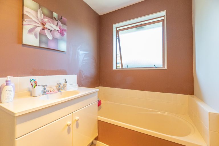 Photo of property in 78a Shortland Street, Wainoni, Christchurch, 8061