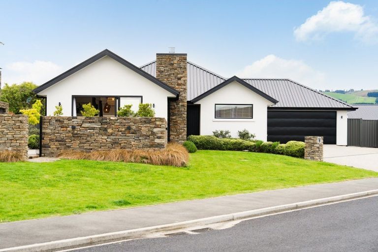 Photo of property in 18 Caledonia Drive, Mosgiel, 9024