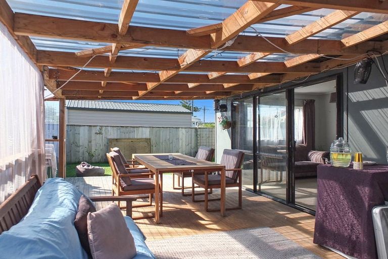 Photo of property in 16a Shortt Street, Foxton Beach, Foxton, 4815