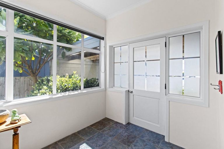 Photo of property in 62 Cutfield Road, New Plymouth, 4310