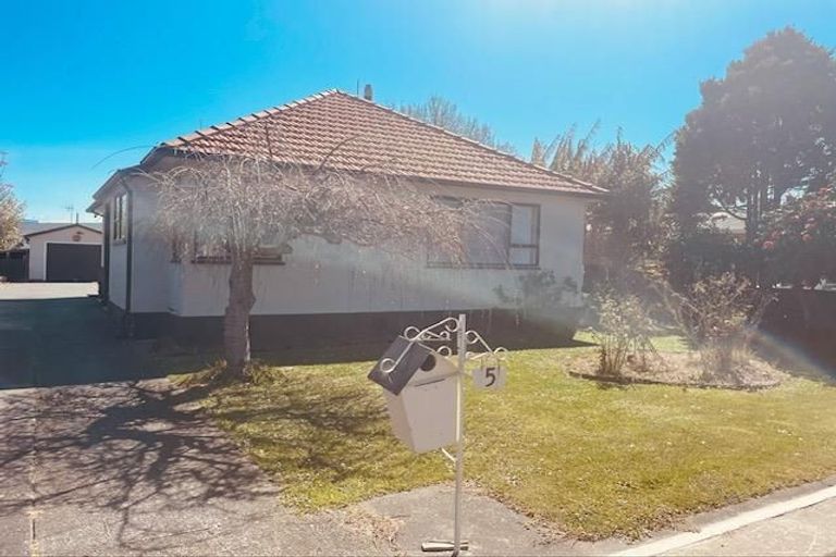 Photo of property in 5 Barton Avenue, Marewa, Napier, 4110