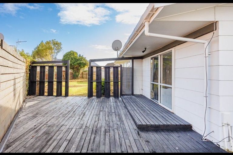 Photo of property in 41 Acacia Street, Kelvin Grove, Palmerston North, 4414