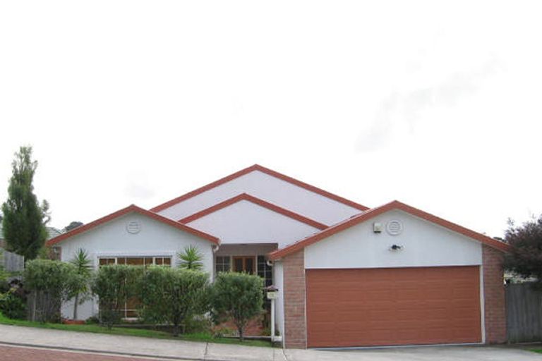 Photo of property in 14 Chadlington Avenue, Henderson, Auckland, 0612
