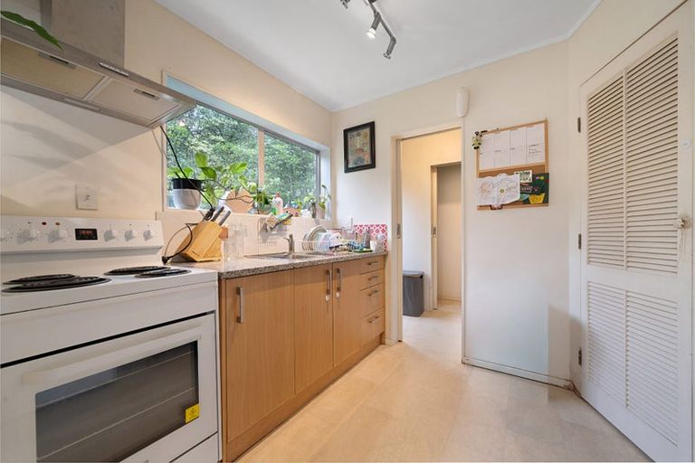 Photo of property in 2/37 Seabrook Avenue, New Lynn, Auckland, 0600